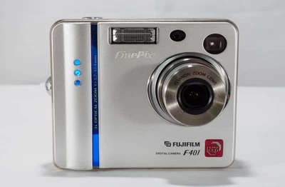 Fujifilm FinePix F401 2.1MP CCD SENSOR . Powers Up , But Faulty . - Image 1 of 4