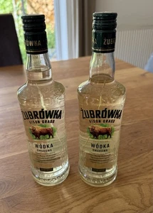2x Zubrowka Bison Grass Wodka 0,5 L  37,5%  original ungeöffnet - Bild 1 von 1