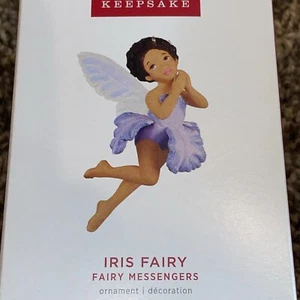 2022 Hallmark Keepsake Ornamento IRIS FAIRY #18 Fairy Messengers Series Fiore - Foto 1 di 3