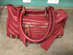 LINEA PELLE DYLAN QUILTED CHEVRON LARGE SPEEDY SATCHEL RED (CON19) - Picture 1 of 8