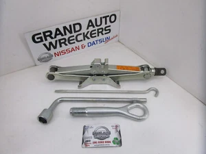 Nissan Pulsar C12 2015 Jack KIT - Picture 1 of 4