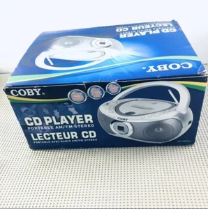 Lettore CD portatile digitale compact disc vintage Colby CX-CD236 + radio AM/FM nuovo con scatola - Foto 1 di 6
