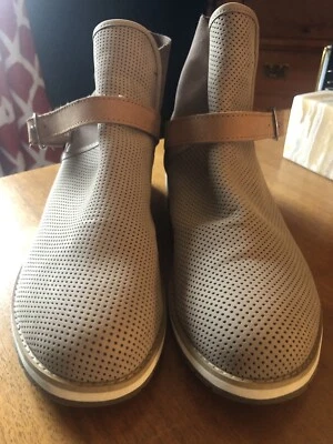 EMU Autrailian Lorne Women’s Natural Suede Boot in Mushroom Size 11 - Image 1 of 4