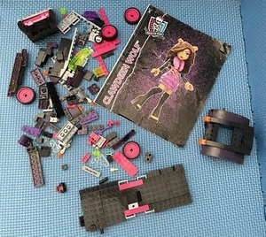 Mega Bloks Monster High Clawdeen Wolf Monster Moviemobile INCOMPLETE - Picture 1 of 3