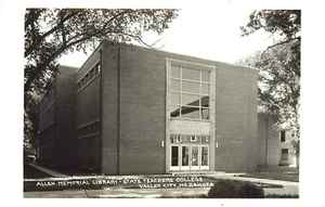 LIBRARY, TEACHERS COLLEGE, RPPC, VALLEY CITY, NORTH DAKOTA, VINTAGE POSTCARD - Picture 1 of 2