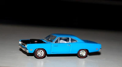 M2 MACHINES - MUSCLE CARS - 1969 PLYMOUTH ROAD RUNNER 440 - BLUE - 1/64 SCALE - Image 1 of 3