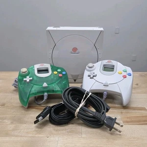 Sega Dreamcast HKT-3020 Console 2 OEM Controller/ Cables & 2 Memory Cards - Picture 1 of 13