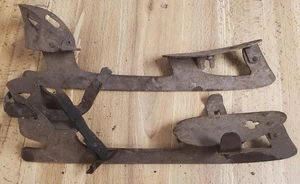 Antique metal ice skates Clamp decor ice blades PAIR vtg Decor rust - Picture 1 of 6