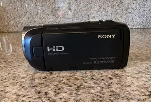Sony Handycam HDR-CX240 Camcorder 9.2 MP 60x zoom + chip, adaptors, batteries - Picture 1 of 2
