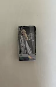 New Release Mini Brands Disney 100 ELSA Case exclusive ... - Picture 1 of 2