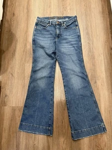VintageWrangler Jeans Women's Size 29 Medium Blue Wash High Rise Wide Flare Bell - Picture 1 of 10