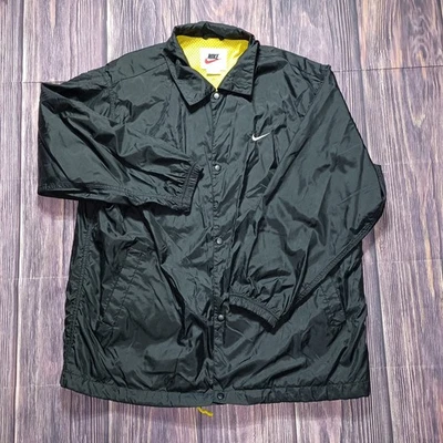 Cortavientos Nike grande con botones negro amarillo Swoosh años 90 de colección Foto 1 de 4