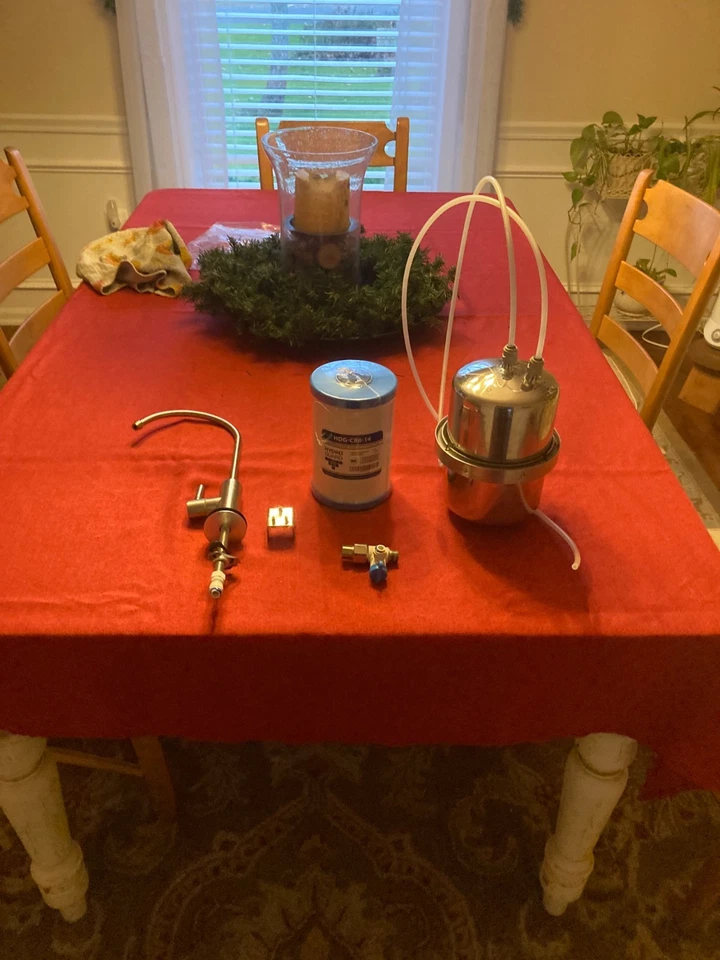 Multipure Aquaversa 型号 MP750 水槽下滤水器 带 Faucet & 全新过滤器 — 第 1/2 张图片