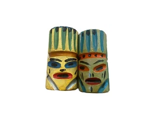 Vintage Wood Carved Folk Art Green Colorful Native American Salt & Pepper Shaker - Picture 1 of 8