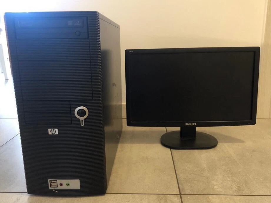 Computer Fisso Usato + In Omaggio  Monitor - Immagine 1 di 1