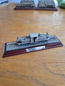 Royal Hampshire The Little Wonder Fine Art Miniature Pewter Locomotive - Foto 1 di 8