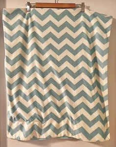Thro by Marlo Lorenz Blue White Zigzag Plush Baby Blanket EUC - Picture 1 of 2