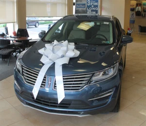 28" Big White Magnetic Gift Car Bow - Made In USA - Picture 1 of 1