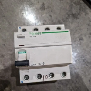 SCHNEIDER 25 AMP 30mA FOUR 4 POLE RCCB RCD TYPE A ILD A9R21425 ACTI9A9R21425 - Picture 1 of 1