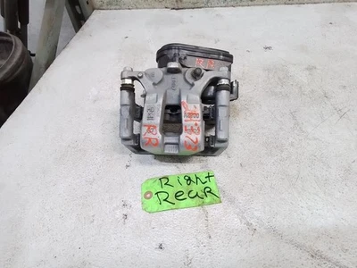 Pinza de freno trasera lado derecho pasajero Chevrolet Colorado 2024 OEM con soporte Foto 1 de 4