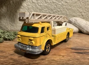 Vintage 1978 Tomica Ladder Chief Fire Truck Yellow No. F33 Tomy 1:143 Japan - Picture 1 of 12