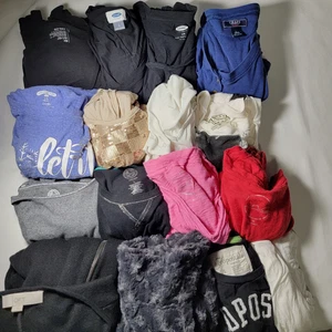 15 Damenoberteile groß Old Navy, Aeropostale, INC, Chaps, So, Iris, Forever 21 usw. - Bild 1 von 24