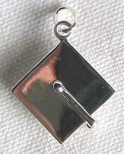 Vintage 3-D Sterlingsilber Grad Einsteckkappe Charm Schule Universität College C - Bild 1 von 12