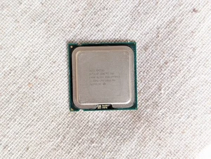 processore CPU Intel Core 2 Duo 6400 2.13GHz 2M 1066 socket 775 PC Desktop - Foto 1 di 2