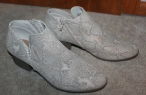 So Ladies' Sz 9 ANKLE BOOTIES (snakeskin print w/ 1.5" heel) NWOB - Picture 1 of 4