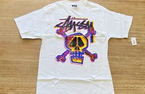 NEU Stussy Tee T-Shirt Shirt L Large weiß 3D Totenkopf Vintage Retro Logo Classic - Bild 1 von 2