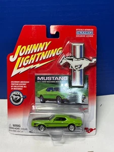 1/64 JOHNNY LIGHTNING 1971 FORD MUSTANG MACH 1 GREEN WITH BLACK STRIPES - Picture 1 of 2