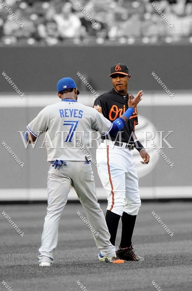 RY201 Jose Reyes - Adam Jones Blue Jays 8x10 11x14 16x20 Spotlight Photo - Image 1 of 1