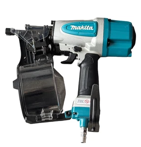 Makita AN613 Pneumatic 15° 2-1/2" Siding Coil Nailer - Picture 1 of 3