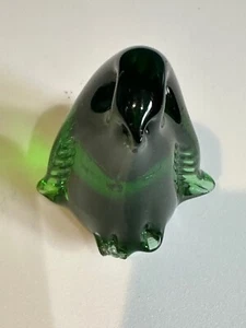 Green Glass Penguin Figurine – Art Glass Decor - Bild 1 von 4