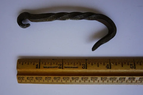 Antique Hand Forged Iron Twisted Hook Door Latch Barn Shed Garden Gate Cover