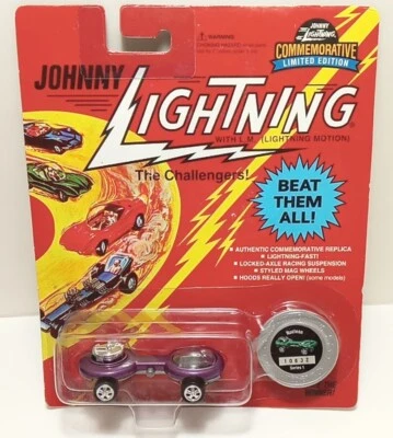 Johnny Lightning NUCLEON PERSONALIZADO VERSIÓN PÚRPURA ESCALA 1/64 ¡DESAFIANTES!  NUEVO  Foto 1 de 3
