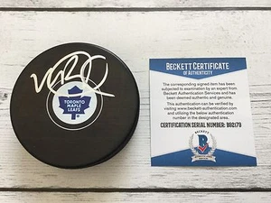 Mike Babcock Signed Toronto Maple Leafs Hockey Puck Beckett BAS COA a - Picture 1 of 4