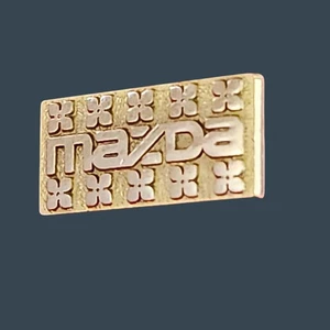 Pin de solapa esmaltada tono dorado Mazda vintage - Imagen 1 de 3