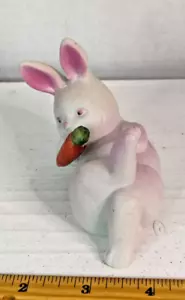 Estatuilla de zanahoria de conejo rosa blanco de colección cerámica Pascua sin astillas ni grietas - Imagen 1 de 5