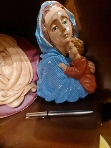 scultura madonna Gesso Colorato vintage - Foto 1 di 6
