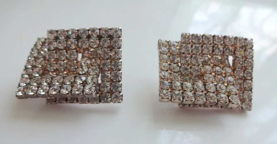 Pendientes Clip Vintage Retro Años 60 Cristal Frontal Letras Diseño GG  Foto 1 de 4