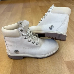 Timberland Boots 6" 200g Light Ivory/Cream Sz 6.5 Waterproof Suede Silver Logo - Picture 1 of 15