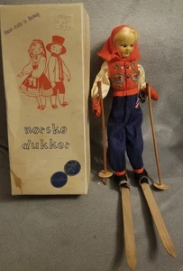 Muñeca de colección años 50 Norske Dukker Ski Girl Ronnaug Petterssen caja noruega etiquetas - Imagen 1 de 13