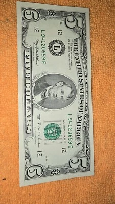 1995 Series Five Dollar Bill Near Mint L 94120659 E Lincoln USA Federal Note - Image 1 of 4