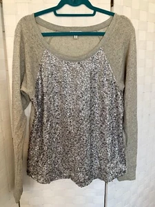 Express Woman’s Gray/silve Sequin Front Sweater Small - Picture 1 of 1