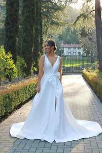 Essense Of Australia Wedding dress Style D3586 ivory Size 14 NEW!! - Picture 1 of 24