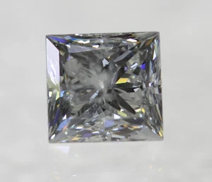 Diamante ESTRATTO naturale principessa colore H 0,02 carati per gioielli 1,34X1,28 mm - Foto 1 di 1