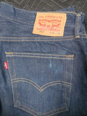 Levis 501 Button Fly V Blue W36 L30 5-Pocket Jeans Single Stitch Yellow Thread - Image 1 of 4