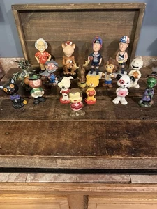 Lote de 18 Bobbleheads y Estatuillas - Novedad, Vacaciones, Animales, Dragón, Alce  - Imagen 1 de 10