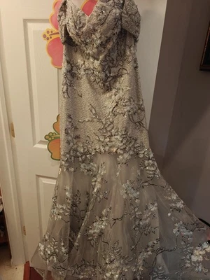 LARA Dress Size 10 Women's  Floral  Off Shoulder - Image 1 of 4